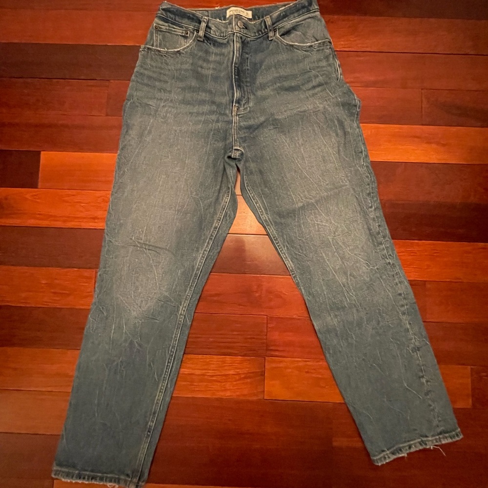 Abercrombie & Fitch Curve Love Jeans The 90’s Straight Ultra High Rise- size 31